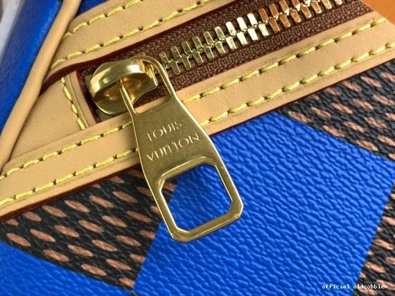 Official oldcobbler Chess Messenger-24*24*8CM LOUIS VUITTON 0820